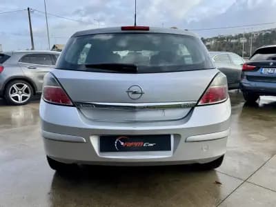 Vendo Opel Astra 2007 - 3999 EUR, 220000 km - AUTO.MOTO.pt