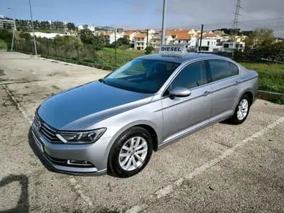 Vendo Volkswagen Passat 2019 - 18950 EUR, 155079 km - AUTO.MOTO.pt