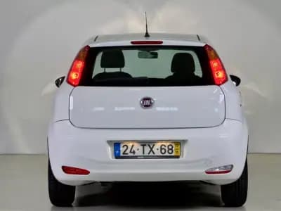 Vendo Fiat Punto 2017 - 7950 EUR, 77357 km - AUTO.MOTO.pt