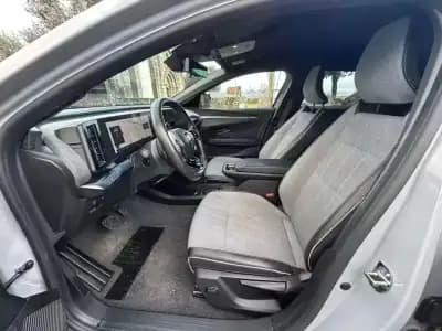 Vendo Renault Mégane E-Tech 2022 - 24999 EUR, 101000 km - AUTO.MOTO.pt