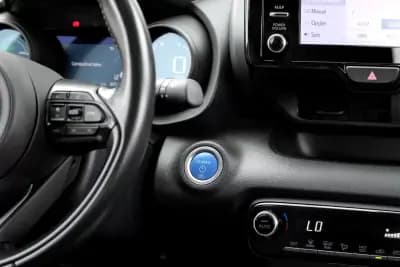 Sell Toyota Yaris 2022 - 21900 EUR, 71200 km - AUTO.MOTO.pt