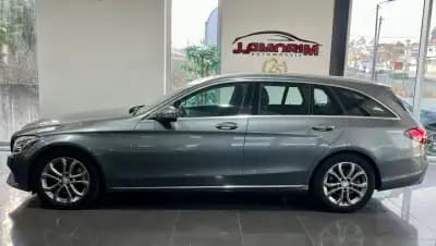 Vendo Mercedes-Benz C 300 2017 - 22999 EUR, 102000 km - AUTO.MOTO.pt