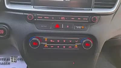 Vendo Kia Ceed SW 2018 - 12890 EUR, 154828 km - AUTO.MOTO.pt