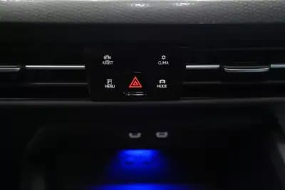 Vendo Volkswagen Golf 2021 - 34970 EUR, 88000 km - AUTO.MOTO.pt