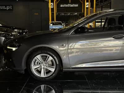 Vendo Opel Insignia Grand Sport 2022 - 17990 EUR, 102300 km - AUTO.MOTO.pt
