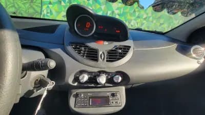 Vendo Renault Twingo 2014 - 4890 EUR, 112000 km - AUTO.MOTO.pt