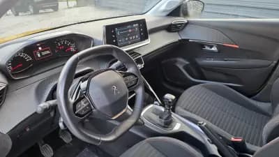 Vendo Peugeot 208 2022 - 16990 EUR, 48000 km - AUTO.MOTO.pt