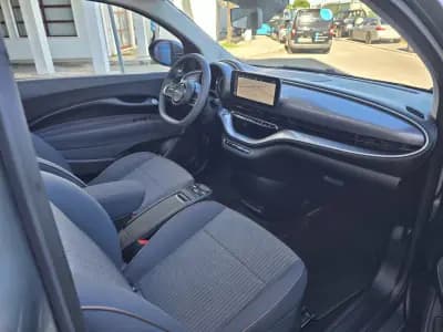 Vendo Fiat 500e C 2022 - 19950 EUR, 6000 km - AUTO.MOTO.pt