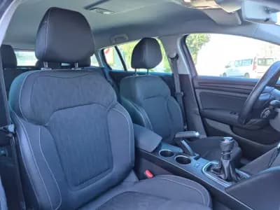 Vendo Renault Mégane Sport Tourer 2019 - 15900 EUR, 133373 km - AUTO.MOTO.pt