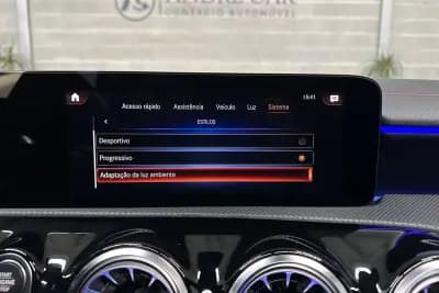 Vendo Mercedes-Benz CLA 250 2022 - 32950 EUR, 38283 km - AUTO.MOTO.pt