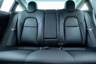 Sell Tesla Model 3 2019 - 23900 EUR, 140000 km - AUTO.MOTO.pt