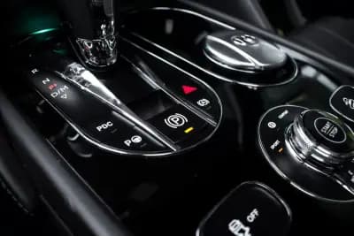 Sell Bentley Bentayga 2022 - 230000 EUR, 70942 km - AUTO.MOTO.pt