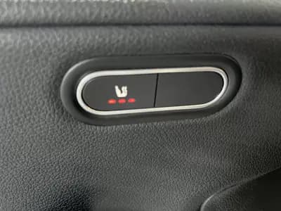 Vendo Mercedes-Benz A 180 Limousine 2020 - 22600 EUR, 114696 km - AUTO.MOTO.pt