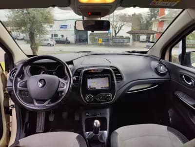 Vendo Renault Captur 2017 - 11700 EUR, 107123 km - AUTO.MOTO.pt