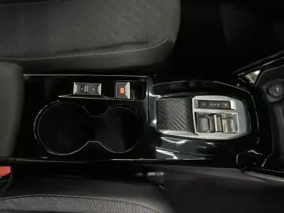 Sell Peugeot 2008 2024 - 22500 EUR, 13000 km - AUTO.MOTO.pt