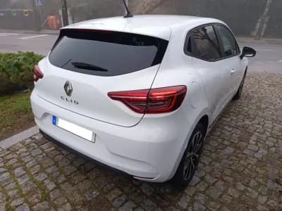 Sell Renault Clio 2021 - 15990 EUR, 96189 km - AUTO.MOTO.pt