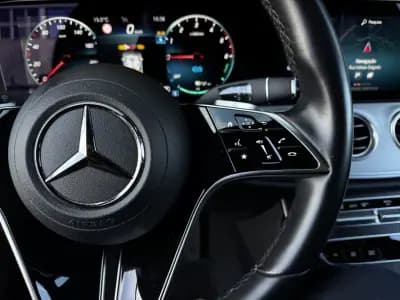 Vendo Mercedes-Benz E 300 2023 - 44990 EUR, 56100 km - AUTO.MOTO.pt