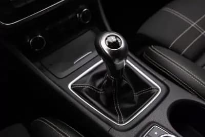 Vendo Mercedes-Benz CLA 180 2015 - 15900 EUR, 158000 km - AUTO.MOTO.pt