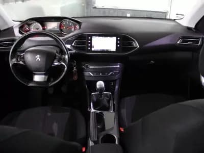 Vendo Peugeot 308 SW 2016 - 8900 EUR, 350824 km - AUTO.MOTO.pt