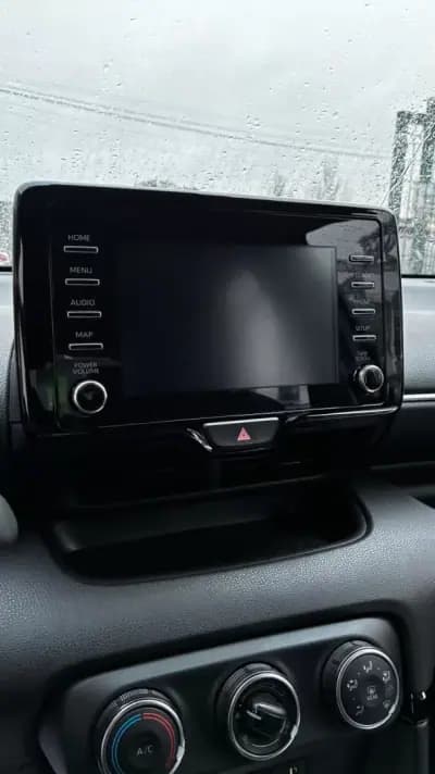 Sell Toyota Yaris 2021 - 16750 EUR, 82718 km - AUTO.MOTO.pt