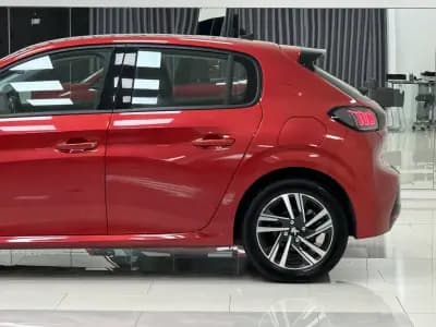 Vendo Peugeot 208 2020 - 13890 EUR, 63000 km - AUTO.MOTO.pt