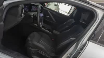 Sell Opel Astra 2025 - 23850 EUR, 17600 km - AUTO.MOTO.pt