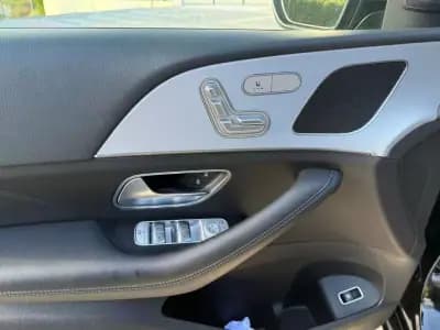 Vendo Mercedes-Benz GLE 350 2021 - 53999 EUR, 137500 km - AUTO.MOTO.pt