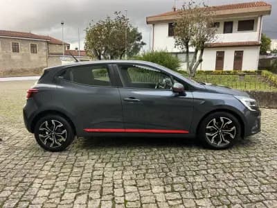 Vendo Renault Clio 2020 - 13900 EUR, 87000 km - AUTO.MOTO.pt