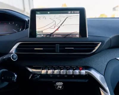 Sell Peugeot 3008 2019 - 17990 EUR, 149900 km - AUTO.MOTO.pt