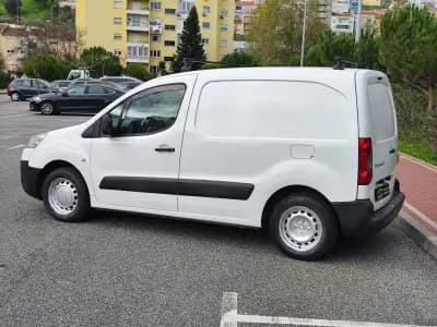 Vendo Peugeot Partner 2010 - 5480 EUR, 286000 km - AUTO.MOTO.pt