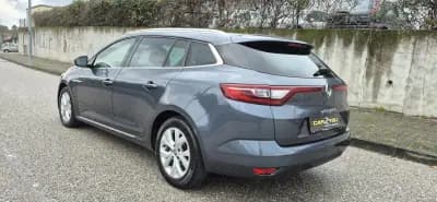 Vendo Renault Mégane Sport Tourer 2019 - 8950 EUR, 360000 km - AUTO.MOTO.pt