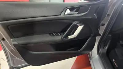 Sell Peugeot 308 SW 2018 - 12650 EUR, 133760 km - AUTO.MOTO.pt