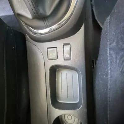 Vendo Renault Captur 2014 - 13990 EUR, 146000 km - AUTO.MOTO.pt