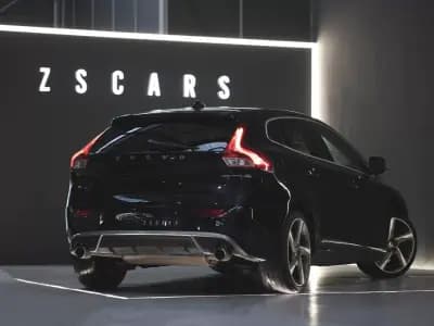 Sell Volvo V40 2015 - 13990 EUR, 147000 km - AUTO.MOTO.pt