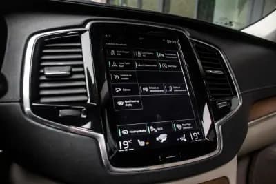 Sell Volvo XC 90 2016 - 24990 EUR, 206775 km - AUTO.MOTO.pt