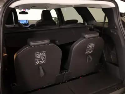 Vendo Peugeot 5008 2022 - 26500 EUR, 126000 km - AUTO.MOTO.pt