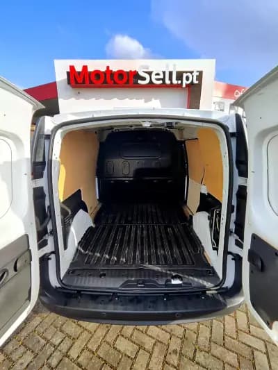 Sell Renault Kangoo 2020 - 14400 EUR, 106000 km - AUTO.MOTO.pt