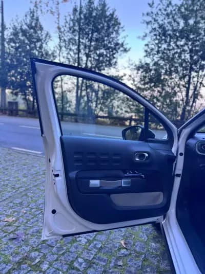 Sell Citroën C3 2022 - 15500 EUR, 10824 km - AUTO.MOTO.pt