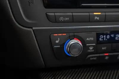 Vendo Audi RS6 Avant 2019 - 99950 EUR, 21800 km - AUTO.MOTO.pt