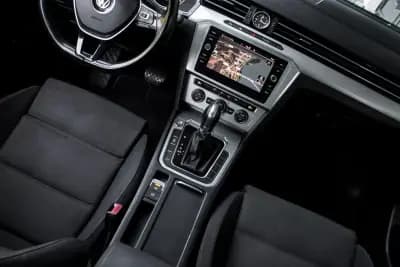 Sell Volkswagen Passat Variant 2017 - 10900 EUR, 290131 km - AUTO.MOTO.pt