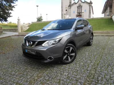 Vendo Nissan Qashqai 2015 - 13490 EUR, 216000 km - AUTO.MOTO.pt