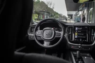 Sell Volvo XC 60 2020 - 36990 EUR, 82194 km - AUTO.MOTO.pt