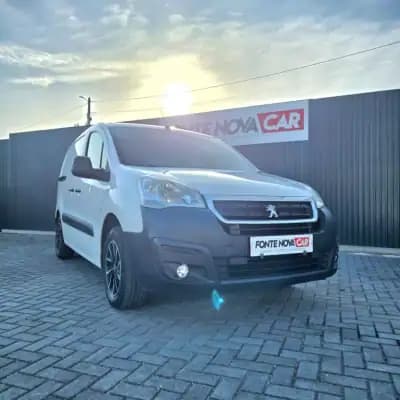 Vendo Peugeot PARTENER 2017 - 9750 EUR, 215000 km - AUTO.MOTO.pt