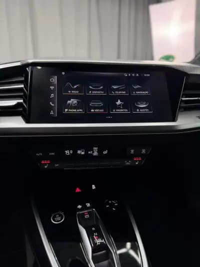 Vendo Audi Q4 e-tron 2021 - 27750 EUR, 142000 km - AUTO.MOTO.pt