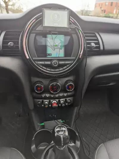 Vendo MINI 2019 - 17750 EUR, 135000 km - AUTO.MOTO.pt
