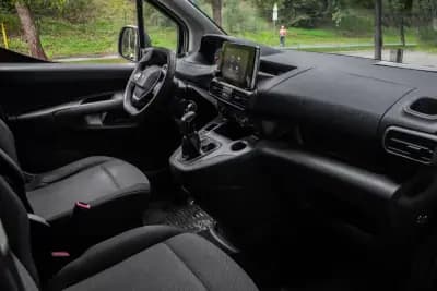 Vendo Peugeot Partner 2021 - 12990 EUR, 103902 km - AUTO.MOTO.pt