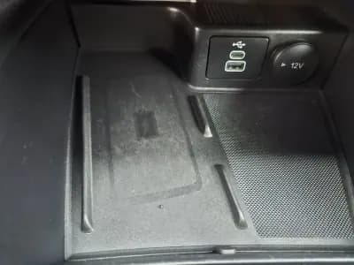 Vendo Ford Kuga 2022 - 18800 EUR, 129800 km - AUTO.MOTO.pt