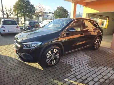 Vendo Mercedes-Benz GLA 200 2020 - 31990 EUR, 157000 km - AUTO.MOTO.pt