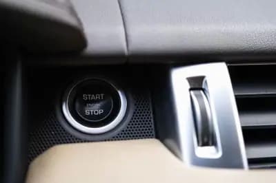 Sell Land Rover Range Rover Sport 2016 - 39900 EUR, 116000 km - AUTO.MOTO.pt