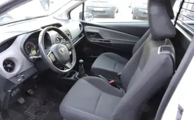Sell Toyota Yaris 2019 - 11000 EUR, 215000 km - AUTO.MOTO.pt